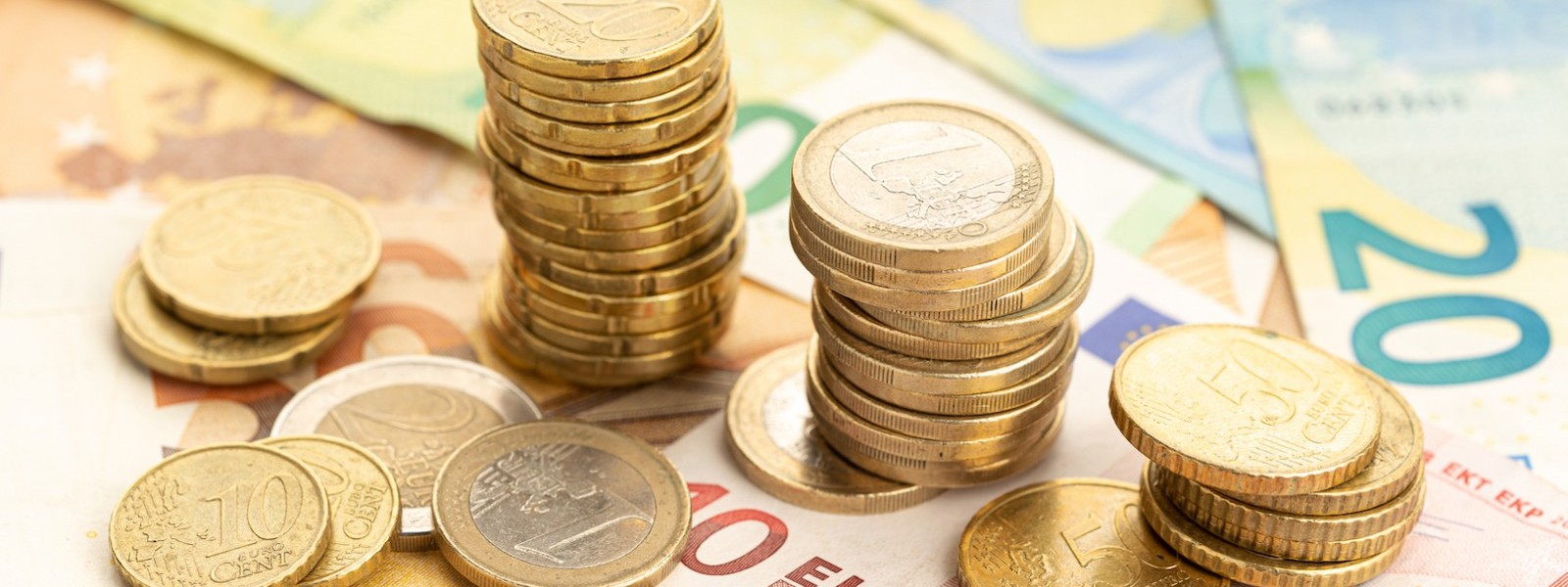 How to receive and transfer money in Cyprus