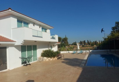 Pegeia - Sea Caves Detached Villa For Rent | BKZ10114