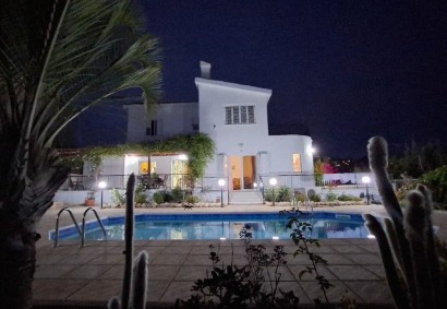 Tala, Paphos Detached Villa For Rent | BK11747